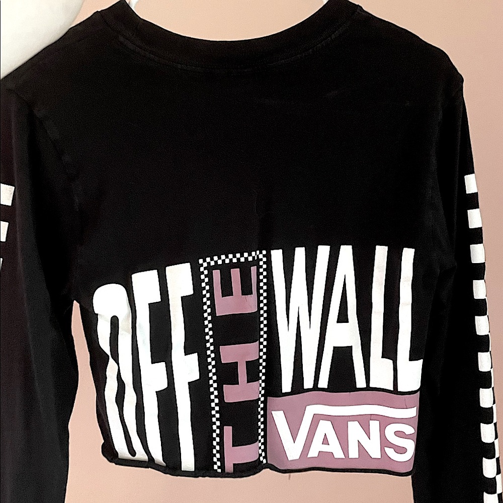 vans cropped tee